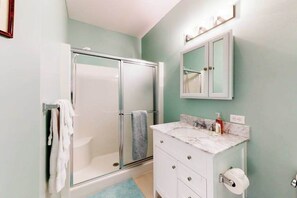 Shower, hair dryer, towels - Sandpiper Village dog-friendly condo with patio, AC & close access to everything (Rehoboth Beach)
