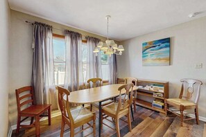 Dining - Dog-Friendly Rehoboth Beach Retreat w/ central AC, Updated Kitchen & Fire Pit (Rehoboth Beach)