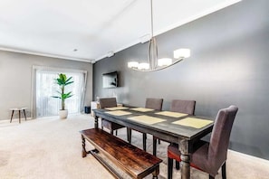 Dining - Oyster Bay Villas townhome with free WiFi, screened patio, & shared pool (Rehoboth Beach)