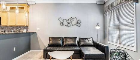 Télévision, jeux vidéo, espaces bureaux
