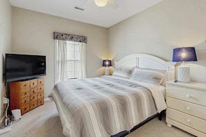 Iron/ironing board, WiFi, bed sheets - Eagles Landing comfy condo with pools and tennis courts - 1 mile to beach (Rehoboth Beach)