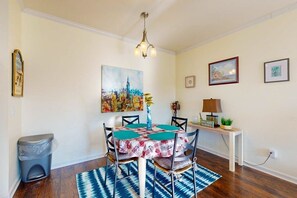 Dining - Spacious Creekwood condo with shared pool, Balcony, W/D & Free WIFI (Rehoboth Beach)