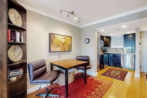 Interior - Rehoboth Beach studio with a balcony, fast WiFi, ocean view, & outdoor pool (Rehoboth Beach)
