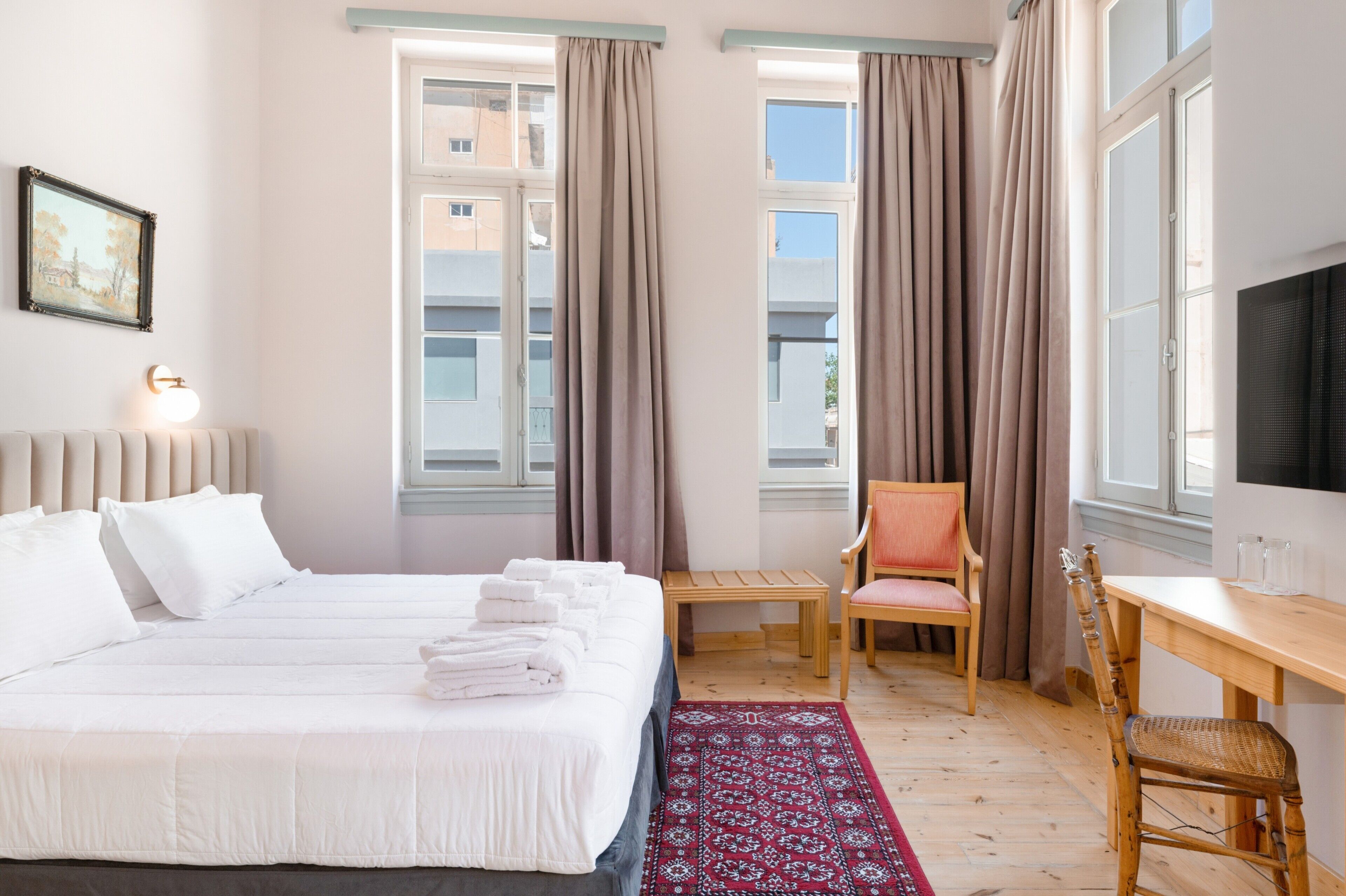Iron/ironing board, WiFi, bed sheets