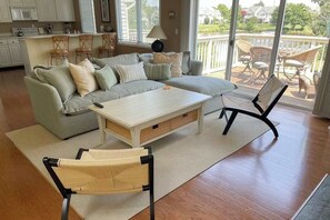 TV, DVD player, offices - Spring Lake Condo with balcony, free WIFI, W/D, shared pool (Rehoboth Beach)