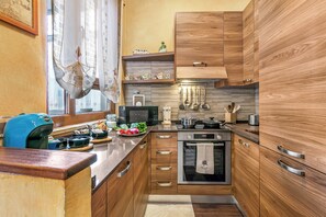 Honeymoon-Apartment, Mehrere Schlafzimmer (La Torinese) | Eigene Küche | Kühlschrank, Mikrowelle, Ofen, Herdplatte