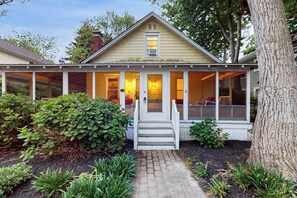 Exterior detail - Dog-friendly 2-story home near beach with screened porch, fast WiFi, W/D, & AC (Rehoboth Beach)