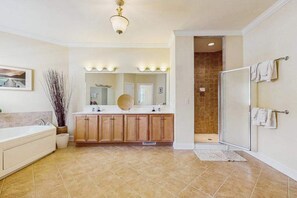 Shower, hair dryer, towels - Keys of Marsh Harbor house w/community pool & tennis court, deck, grill (Rehoboth Beach)