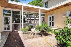 Terrace/patio - Rehoboth Beach North Shores home with pool, basketball, fast WiFi & W/D (Rehoboth Beach)
