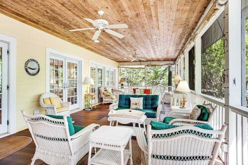 Rehoboth Beach North Shores home with pool, basketball, fast WiFi & W/D