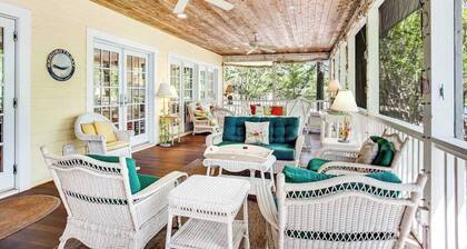Rehoboth Beach North Shores home with pool, basketball, fast WiFi & W/D