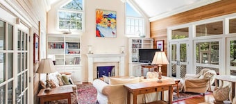 Rehoboth Beach North Shores home with pool, basketball, fast WiFi & W/D
