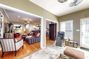 TV, video games, DVD player, offices - Captiva @ Eagles Landing Townhouse - 3 pools, tennis, parking, 1 mile to beach (Rehoboth Beach)
