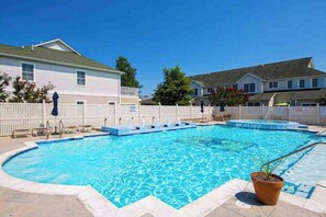 Pool - The Tides spacious condo w/shared pool, close to restaurants & shopping (Rehoboth Beach)