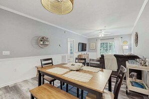 Interior - The Tides spacious condo w/shared pool, close to restaurants & shopping (Rehoboth Beach)