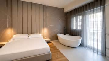 Signature Suite | Peti besi dalam bilik, ruang kerja komputer riba