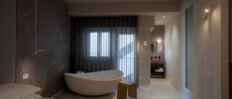 Executive Suite, Ensuite | Interior