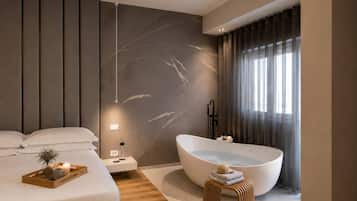 Suite Executive, bagno in camera | Una cassaforte in camera, postazione laptop, tende oscuranti