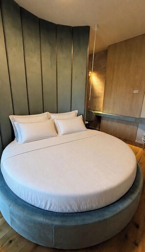 Exclusive Suite, Balcony, City View