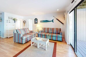 TV, fireplace, DVD player, offices - Sea Colony Tennis 1st-floor condo with tennis court, gym, & sauna (Bethany Beach)