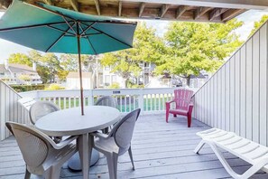 Outdoor dining - Sea Colony Tennis 1st-floor condo with tennis court, gym, & sauna (Bethany Beach)