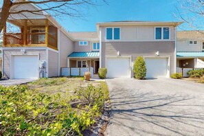 Exterior - Sea Colony Tennis townhouse with fireplace, gym, tennis court, & pool (Bethany Beach)