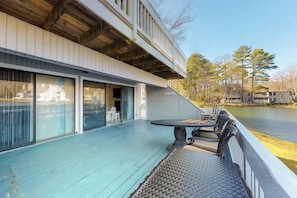 Outdoor dining - Sea Colony Tennis 1st-floor condo with pool, sauna & wifi (Bethany Beach)