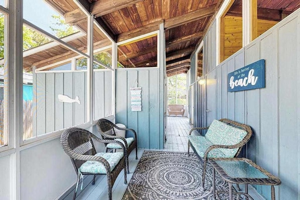 Terrace/patio - Dog-friendly home with screened in porch, enclosed backyard, gas grill, & deck (Rehoboth Beach)