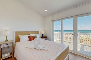 Desk, iron/ironing board, WiFi, bed sheets - Town of Dewey Beach spacious townhouse w/ocean views & beach access (Dewey Beach)