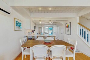 Dining - Town of Dewey Beach spacious townhouse w/ocean views & beach access (Dewey Beach)
