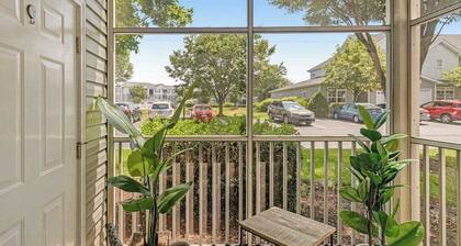 Villas at Bay Crossing - perfectly appointed with pool & patio - beaches nearby