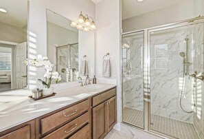 Shower, towels - Amazing Peninsula retreat with pools, hot tubs, sports courts, & ample golfing (Millsboro)