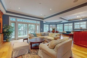 TV, offices - The Chancellery pet friendly house with private patio, balcony & grill (Dewey Beach)