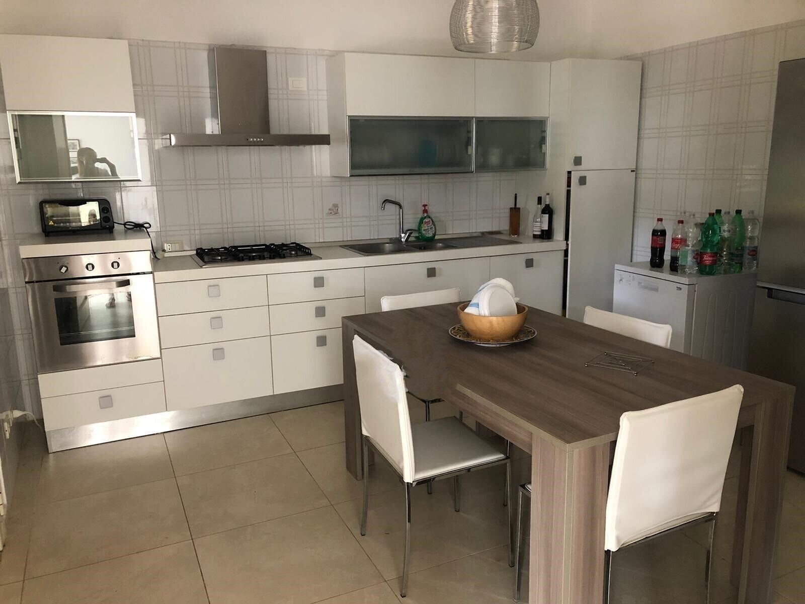 Microonde, forno, piano cottura, lavastoviglie