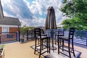 Terrace/patio - Downtown condo near the ocean with WiFi, rooftop deck, central AC, & washer/dryer (Rehoboth Beach)