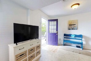 Interior - Downtown condo near the ocean with WiFi, rooftop deck, central AC, & washer/dryer (Rehoboth Beach)