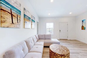 TV, table football, offices - Rehoboth Beach House-Charming space with pool, fast WiFi, & W/D (Rehoboth Beach)
