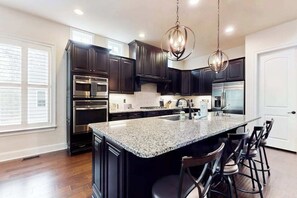 Fridge, microwave, oven, stovetop - Upgraded home with pools, sports courts, bikes, chef's kitchen, firepit, & gym (Rehoboth Beach)
