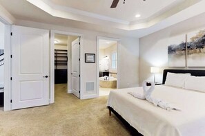 WiFi, bed sheets - Upgraded home with pools, sports courts, bikes, chef's kitchen, firepit, & gym (Rehoboth Beach)