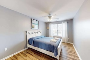Iron/ironing board, WiFi, bed sheets - Eagles Landing home with gas fireplace, washer/dryer, pool & tennis court (Rehoboth Beach)