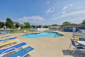 Pool - Home near the ocean with a pool, outdoor space, WiFi, central AC, & washer/dryer (Rehoboth Beach)