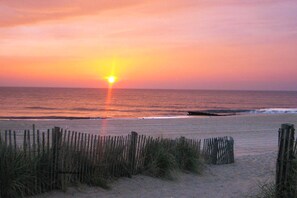 Beach - Rehoboth Beach group getaway with private pool & 2 studio apts (Rehoboth Beach)