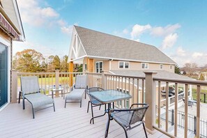 Outdoor dining - Rehoboth Beach group getaway with private pool & 2 studio apts (Rehoboth Beach)
