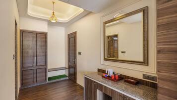 Deluxe Triple Room | Interior