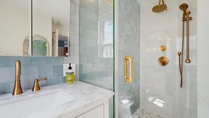 Shower, hair dryer, towels - Town of  Rehoboth Beach condo with screened porch & W/D - walk to beach (Rehoboth Beach)