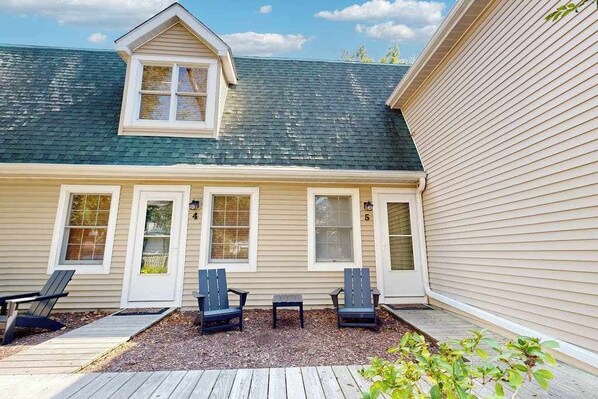 Terrace/patio - Town of Rehoboth Beach townhouse w/patio, balcony, close to beach (Rehoboth Beach)