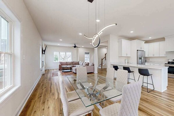 Interior - Spacious townhouse w/patio, balcony, WIFI, W/D (Rehoboth Beach)