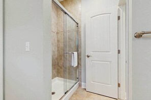 Shower, hair dryer, towels - Town of Rehoboth Beach cottage with covered porch, deck, grill, AC, & W/D (Rehoboth Beach)