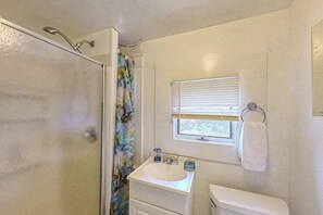 Shower, hair dryer, towels - Town of Rehoboth Beach apartment w/patio, grill, 2 blocks from beach (Rehoboth Beach)