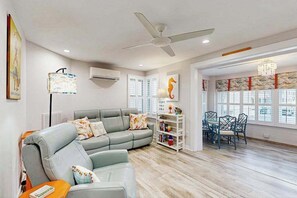 TV - The Boxwood House dog-friendly condo w/beach access, WIFI (Rehoboth Beach)